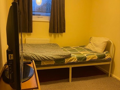 Room in a Shared House, Farnbrough, GU14