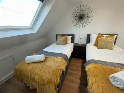 3 Bed Bungalow, Woodfield Road, RH10