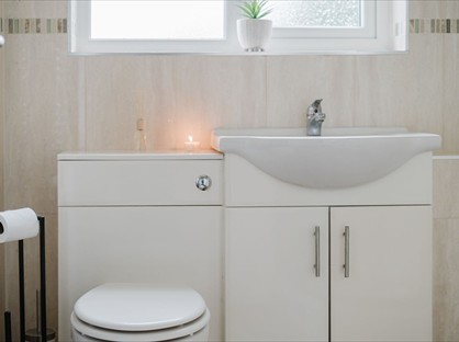 2 Bed Semi-Detached House, Fowler Close, RH10