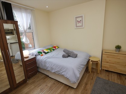 Studio Flat, Ash Grove, NW2