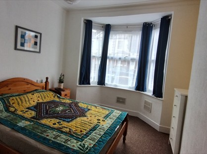 1 Bed Flat, Queensland Avenue, CV5