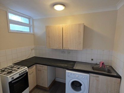 1 Bed Flat, Wellesley Road, IG1