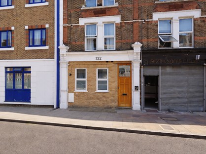 2 Bed Flat, Basement  Clarence Road, E5