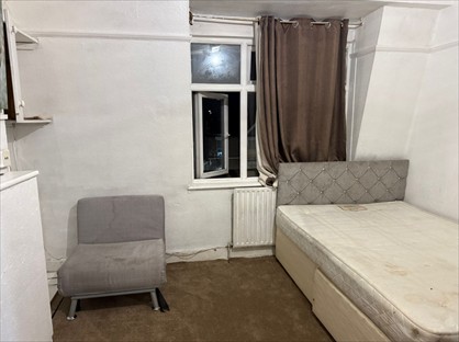 Room in a Shared Flat, Green Lane, IG3