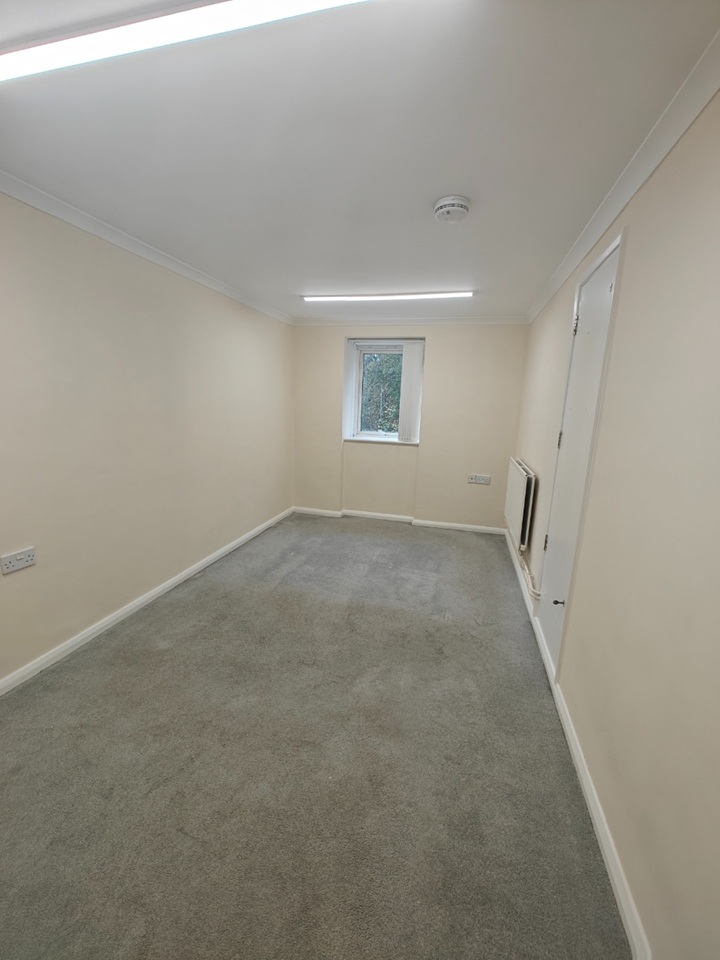 Southampton - 1 Bed Flat, Tyrell Court, SO18 - To Rent Now for £875.00 p/m