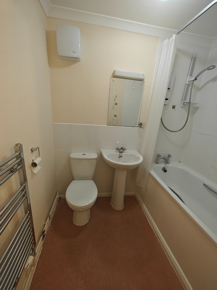 Southampton - 1 Bed Flat, Tyrell Court, SO18 - To Rent Now for £875.00 p/m