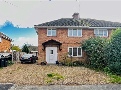 4 Bed Semi-Detached House, Kendale Road, LU4