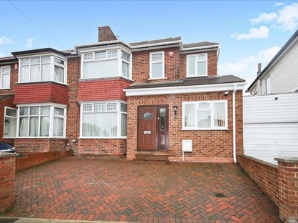 5 Bed Semi-Detached House, Orchard Gate, UB6