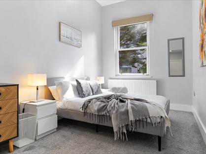 2 Bed Semi-Detached House, St John's Hill, SW11