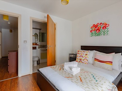 3 Bed Flat, Johnston Court, E10