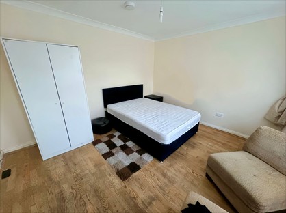 Room in a Shared House, Northfield Park, UB3