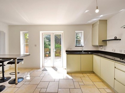 6 Bed Terraced House, Kings Drive, BS34