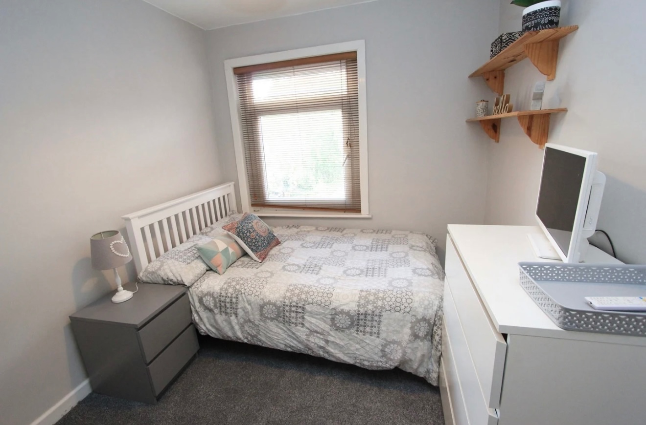 Additional image 4 of 5 Bed Terraced House, Thackeray Road, SO17, N1 7GU