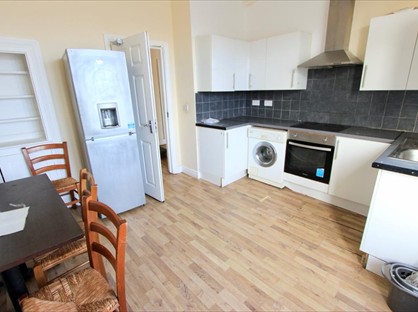 3 Bed Flat, Hertford Court, N13