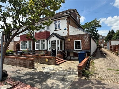 4 Bed End Terrace, Derwent Crescent, N20