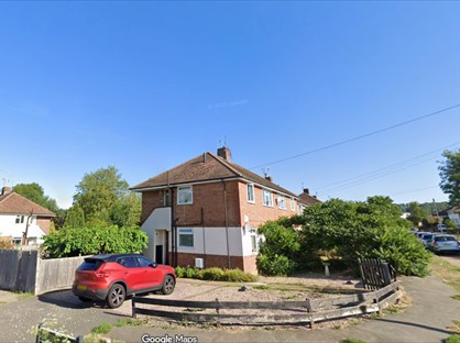 2 Bed Maisonette, Meadow Way, RH2