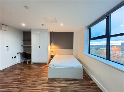 Studio Flat, Old Trafford, M16