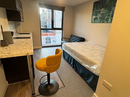 Studio Flat, Cleveland Street, WV1