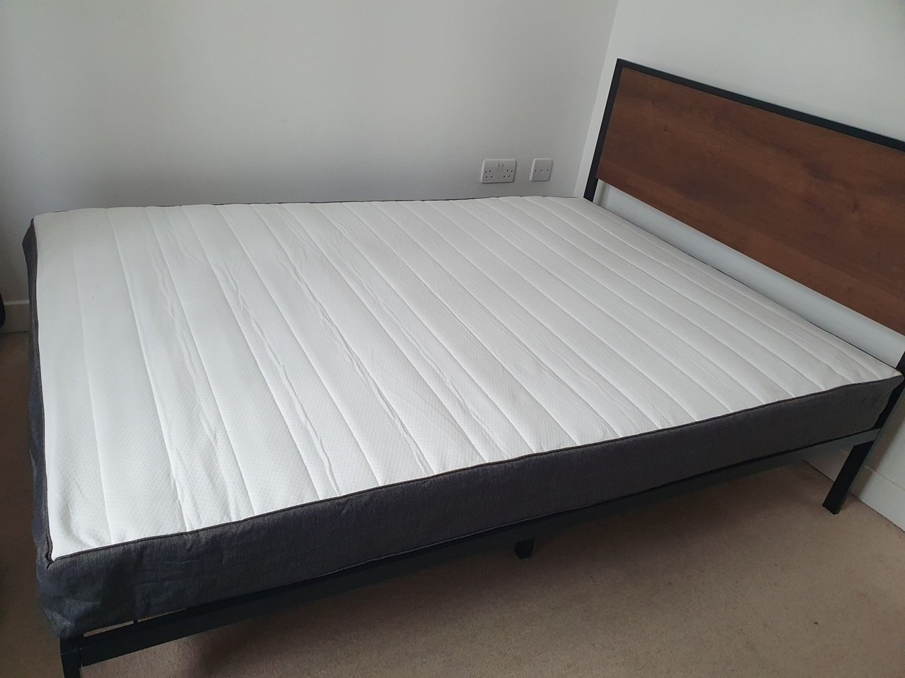 2 Bed Flat, Honister, RG1 photo 3
