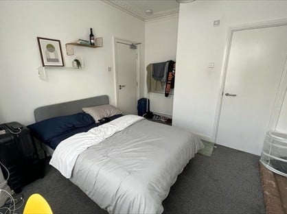 5 Bed Semi-Detached House, Woodcote Road, SO17