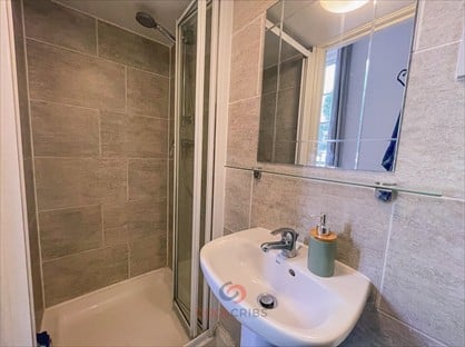 Studio Flat, Westbourne Crescent, W2