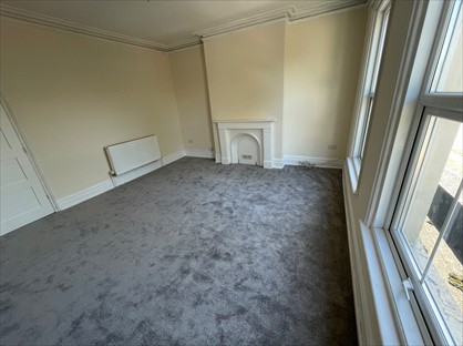 1 Bed Flat, Seaside Road, BN22