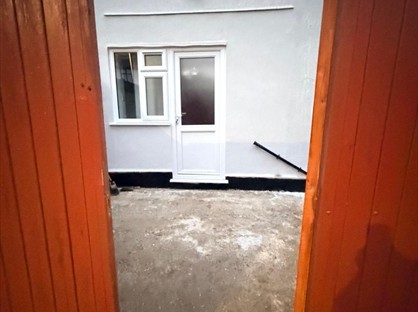 Studio Flat, Dagenham Road, RM7