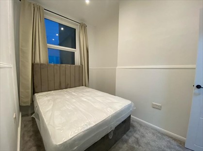 Studio Flat, Wandsworth High Street, SW18