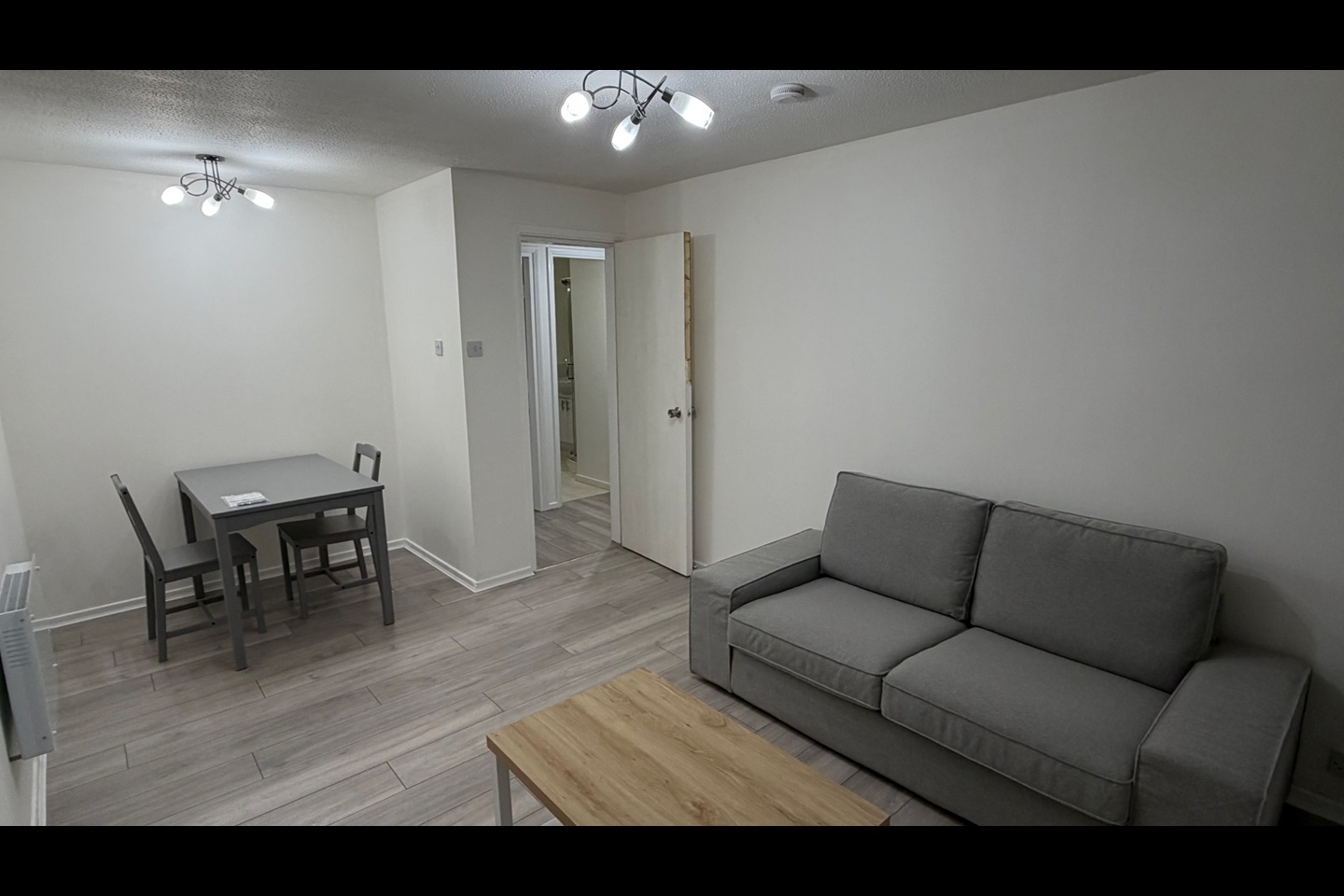 1 Bed Flat, North Fort St, EH6 photo 2