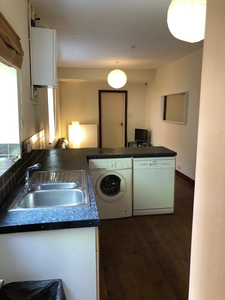 Additional image 2 of 7 Bed Terraced House, Milton Road, SO15, N1 7GU