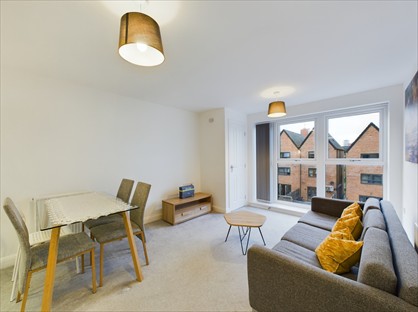 2 Bed Flat, Waterway House, B5