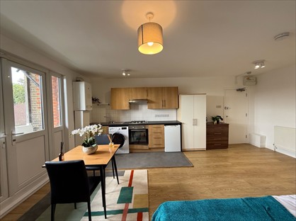 Studio Flat, Mount View Road, N4