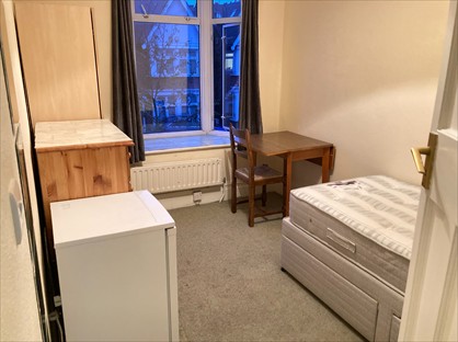 Room in a Shared House, Very Near Craven Avenue Area, W5
