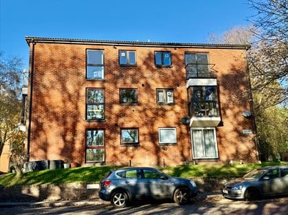 2 Bed Flat, Upper Weybourne Lane, GU9