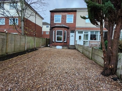 4 Bed Semi-Detached House, New Lane, M30