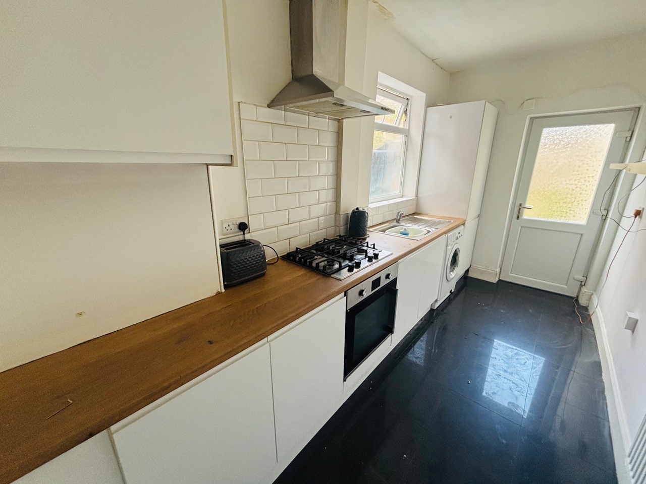 2 Bed Terraced House, Tudor Road, LE3, N1 7GU