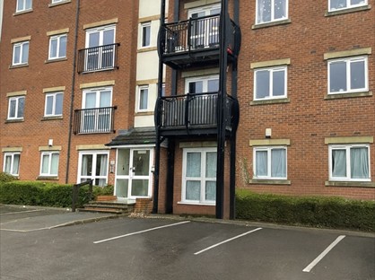 2 Bed Flat, Gladstone Mews, WA2