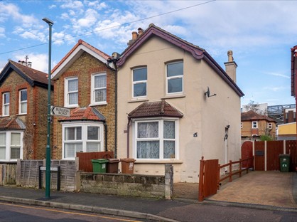 3 Bed Semi-Detached House, Brandon Road, SM1