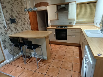 3 Bed Semi-Detached House, Broad Street, B61