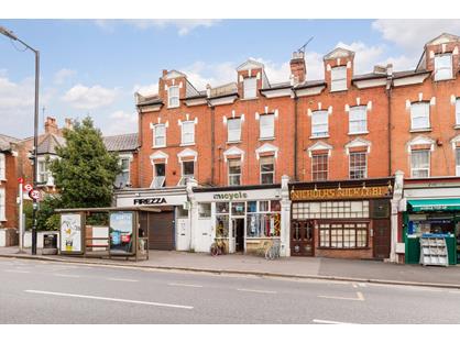 2 Bed Flat, Ferme Park Road, N4