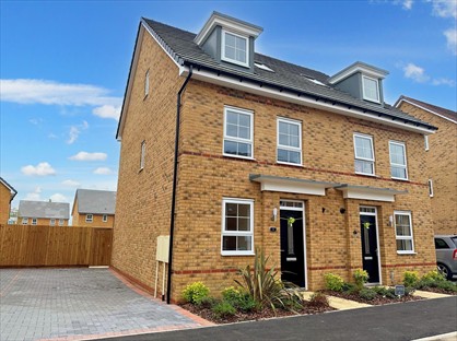 4 Bed Semi-Detached House, Defiance Avenue, MK10