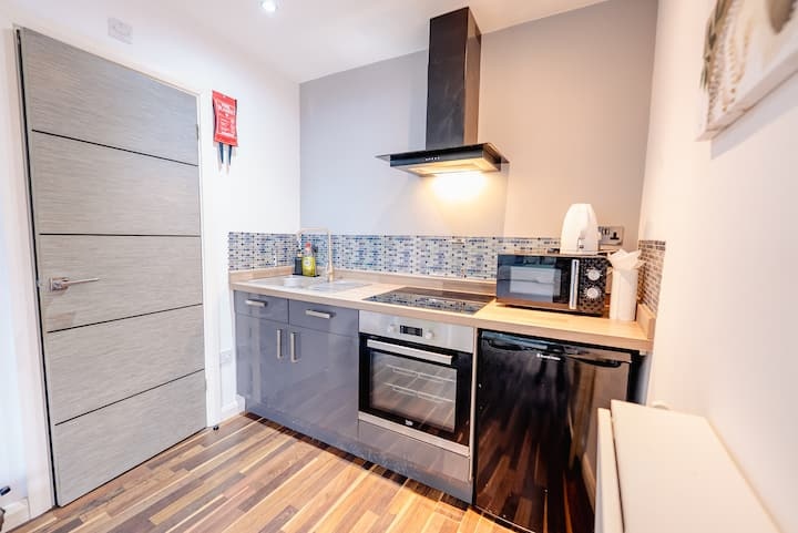 Studio Flat, City Road, CF24, N1 7GU