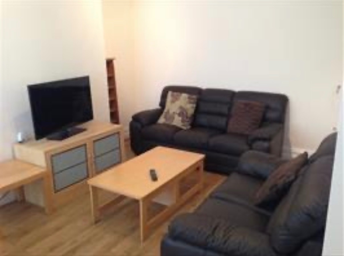 Room in a Shared House, Stanmore View, LS4 photo 4
