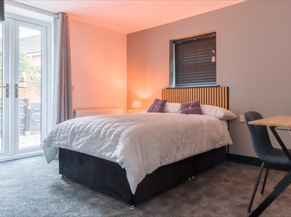 Room in a Shared House, Oldham Road, OL11