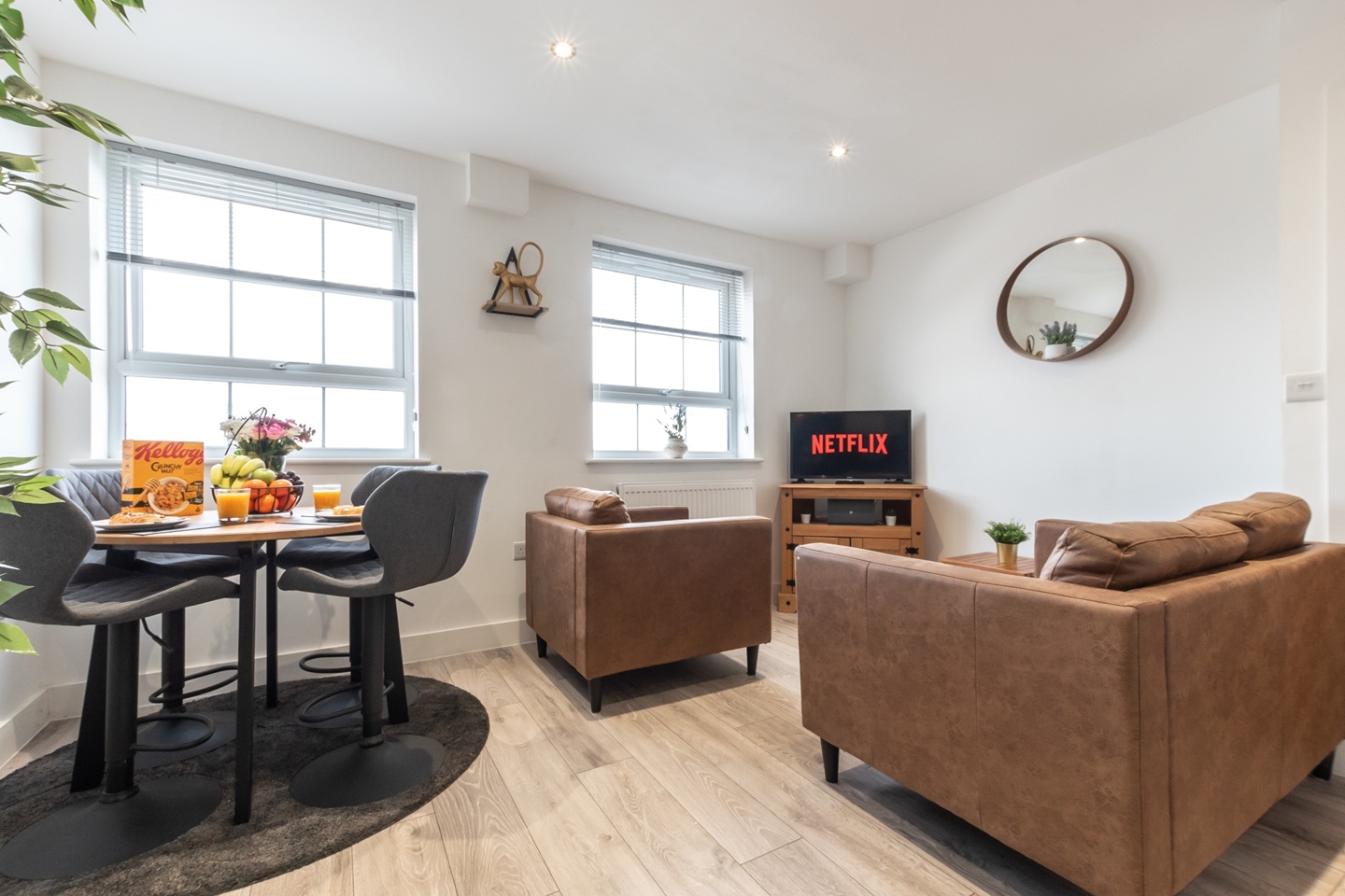 2 Bed Flat, Atlantic Mansions, SO14, N1 7GU