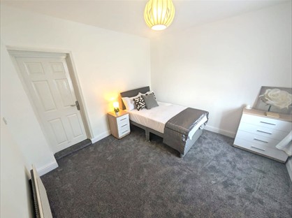 Room in a Shared House, Causeway Green Road, B68