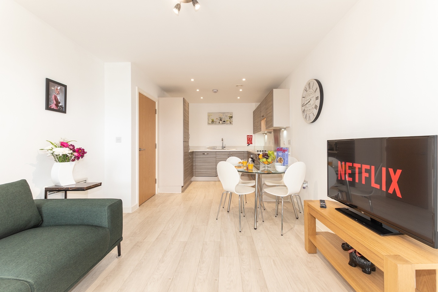 2 Bed Flat, Empress Heights, SO14, N1 7GU