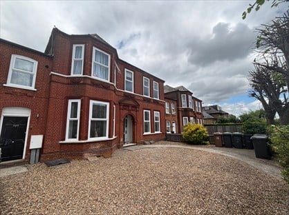 2 Bed Flat, Brownhill Road, SE6