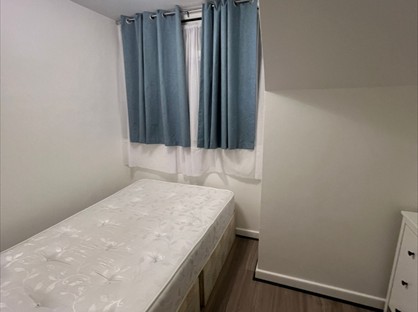 Room in a Shared House, The Limes Avenue, N11