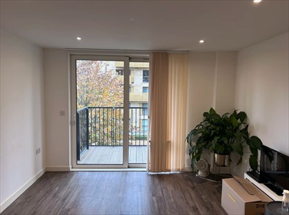 2 Bed Flat, Grand Canal Avenue, SE16